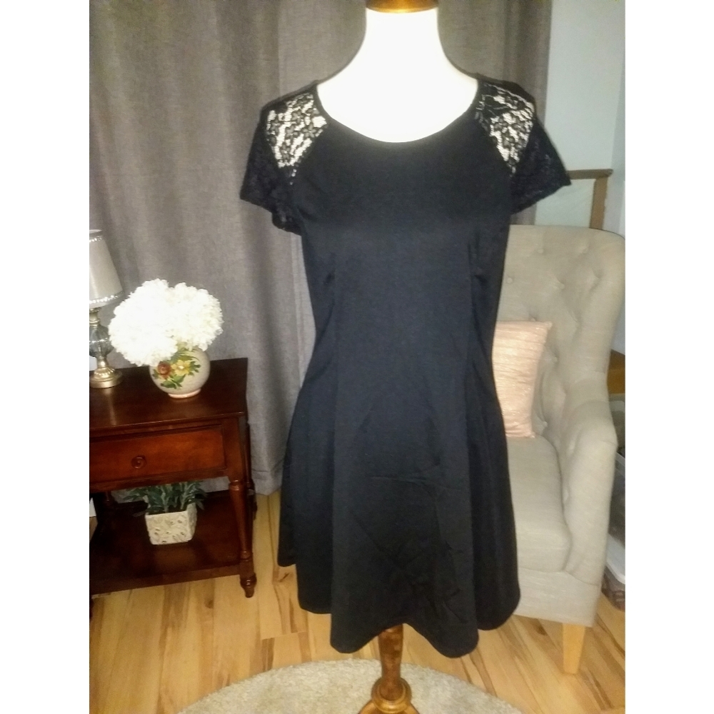 LBD - Fit & Flair Black Dress w/Lace Cap Sleeves - Large